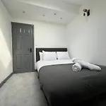 Stylish And Cozy Apartment!